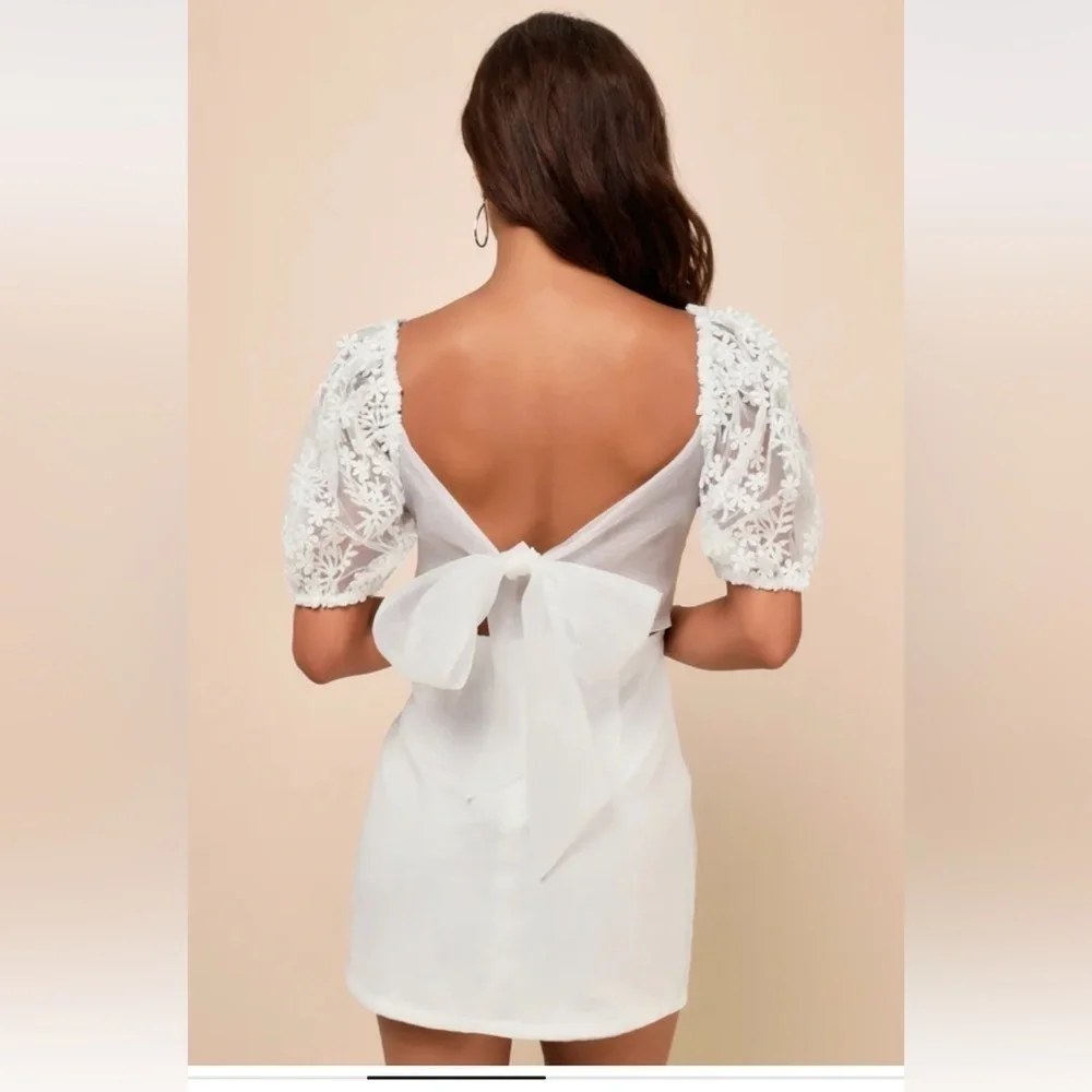 Lulu’s NWT Charming Potential White Backless Puff Sleeve Floral Bow Mini Dress S - Picture 2 of 10
